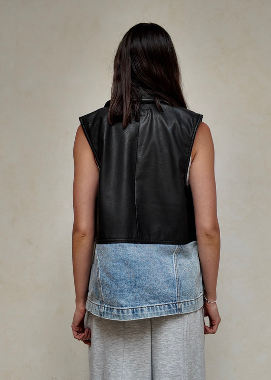 CHALECO DENIM CON PIEL