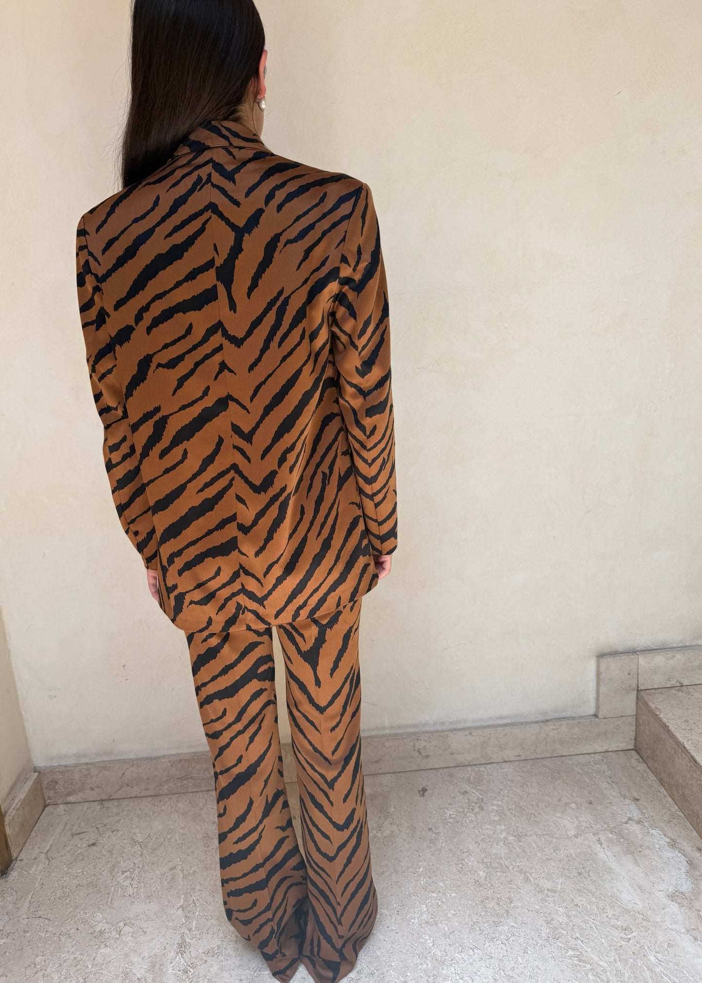 SUIT ANIMAL PRINT