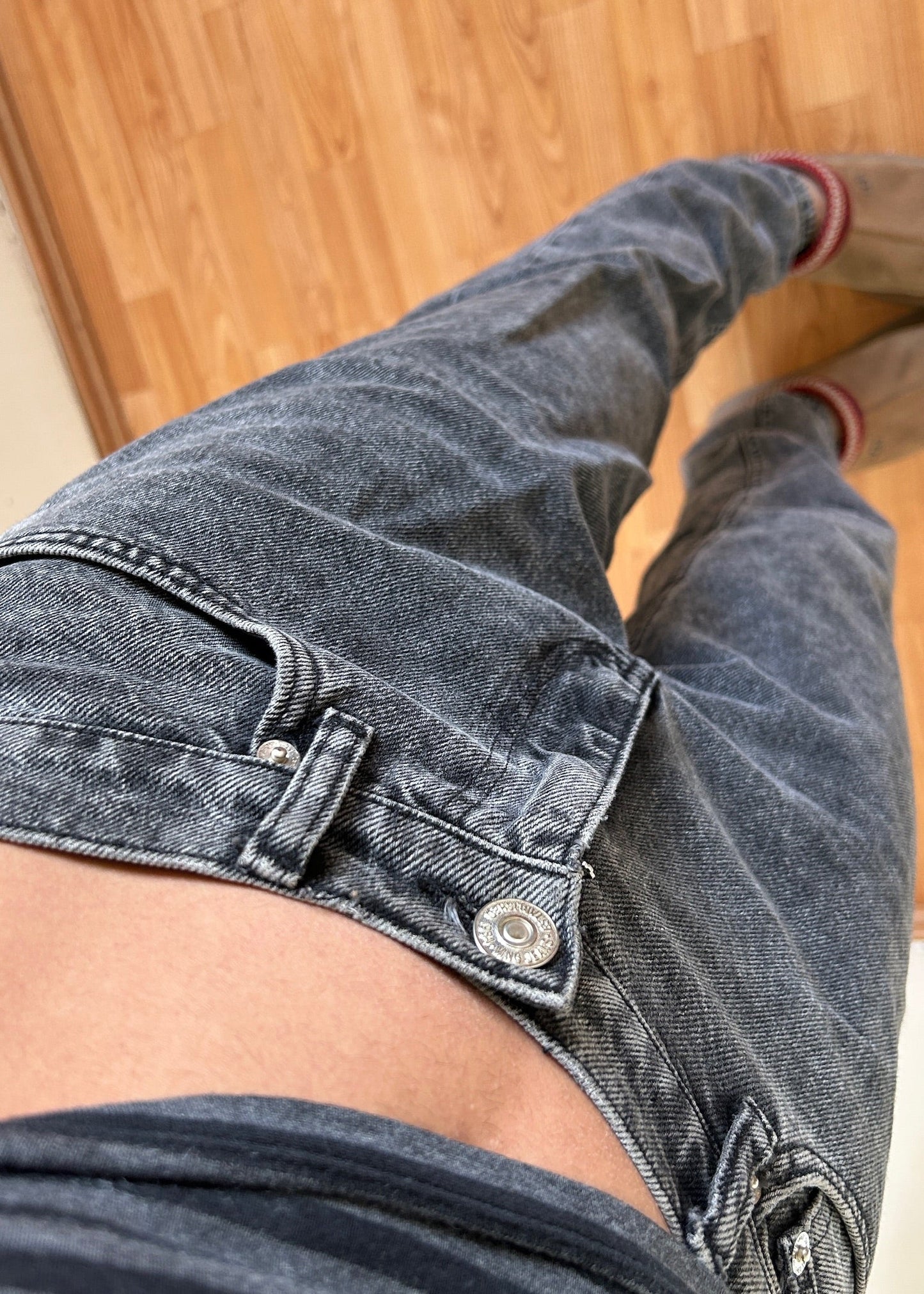 JEANS DESLAVADOS MOM FIT