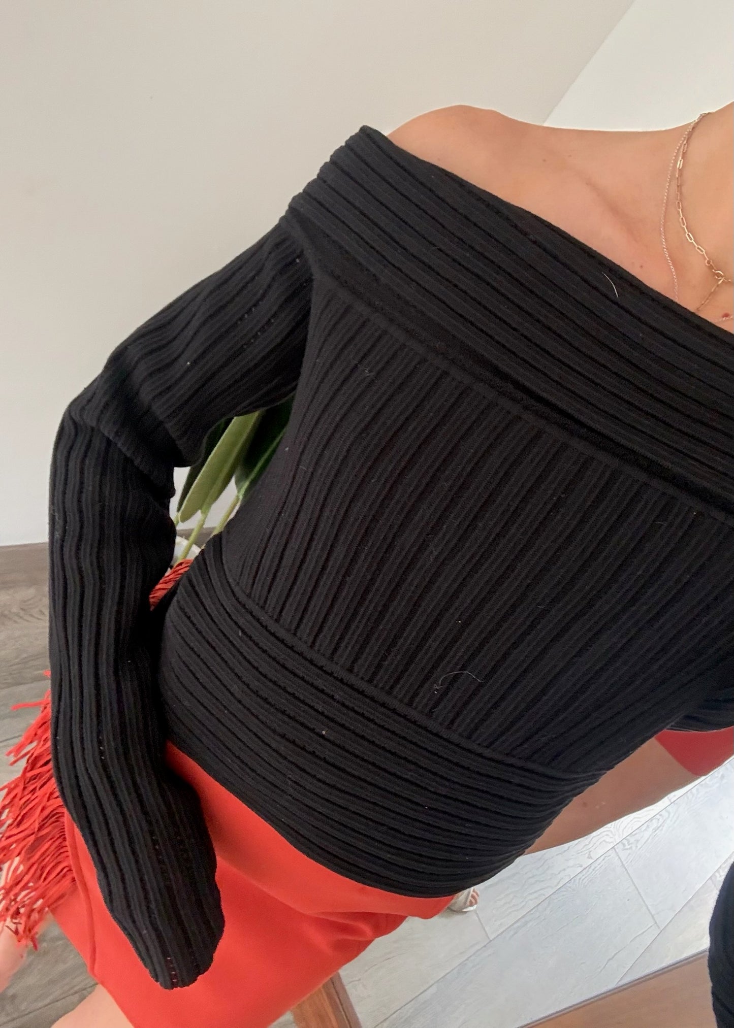 SUÉTER OFF THE SHOULDER NEGRO