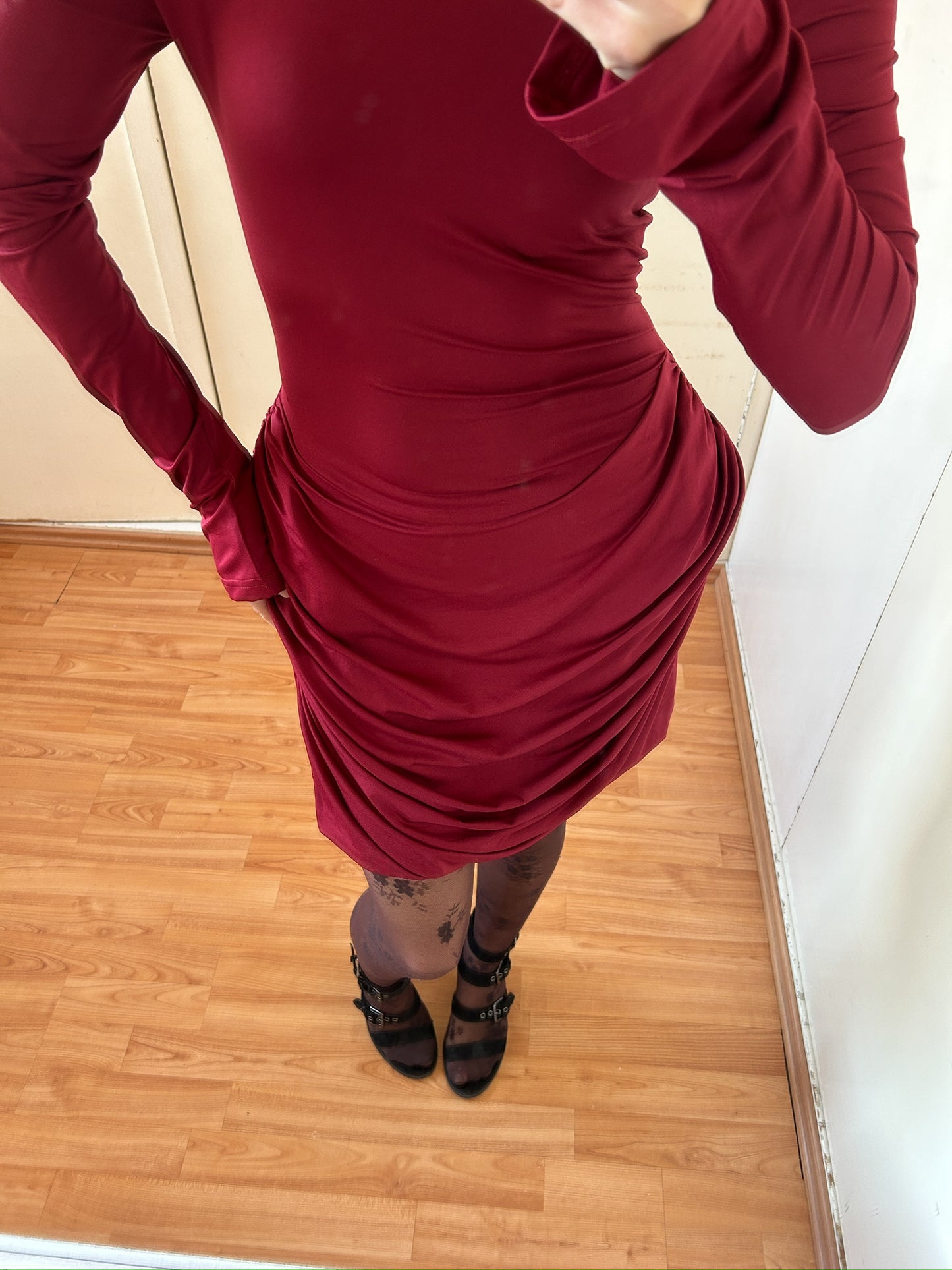 VESTIDO OFF THE SHOULDER BURGUNDY