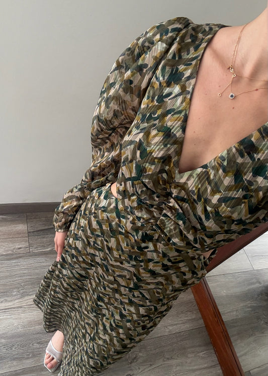 VESTIDO ESTAMPADO CON CUT OUTS VERDE