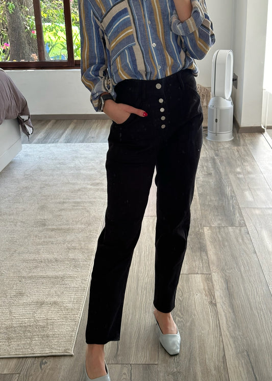 BUTTON UP BLACK JEANS