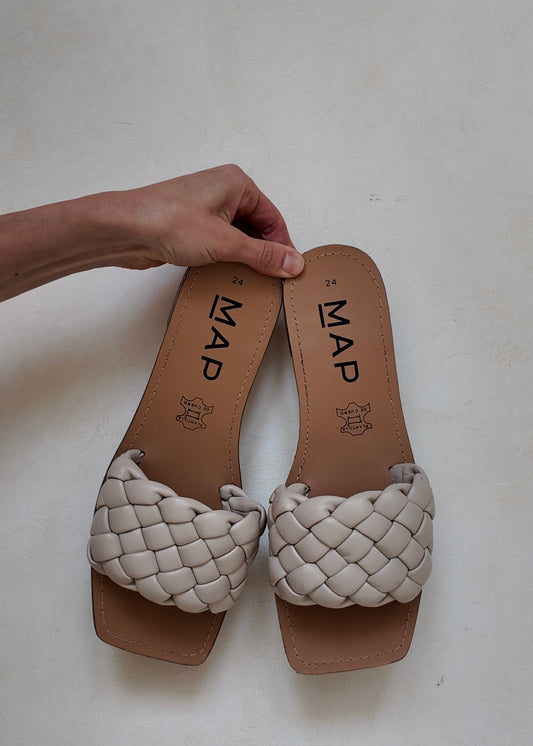 SANDALIAS DE PIEL BEIGE