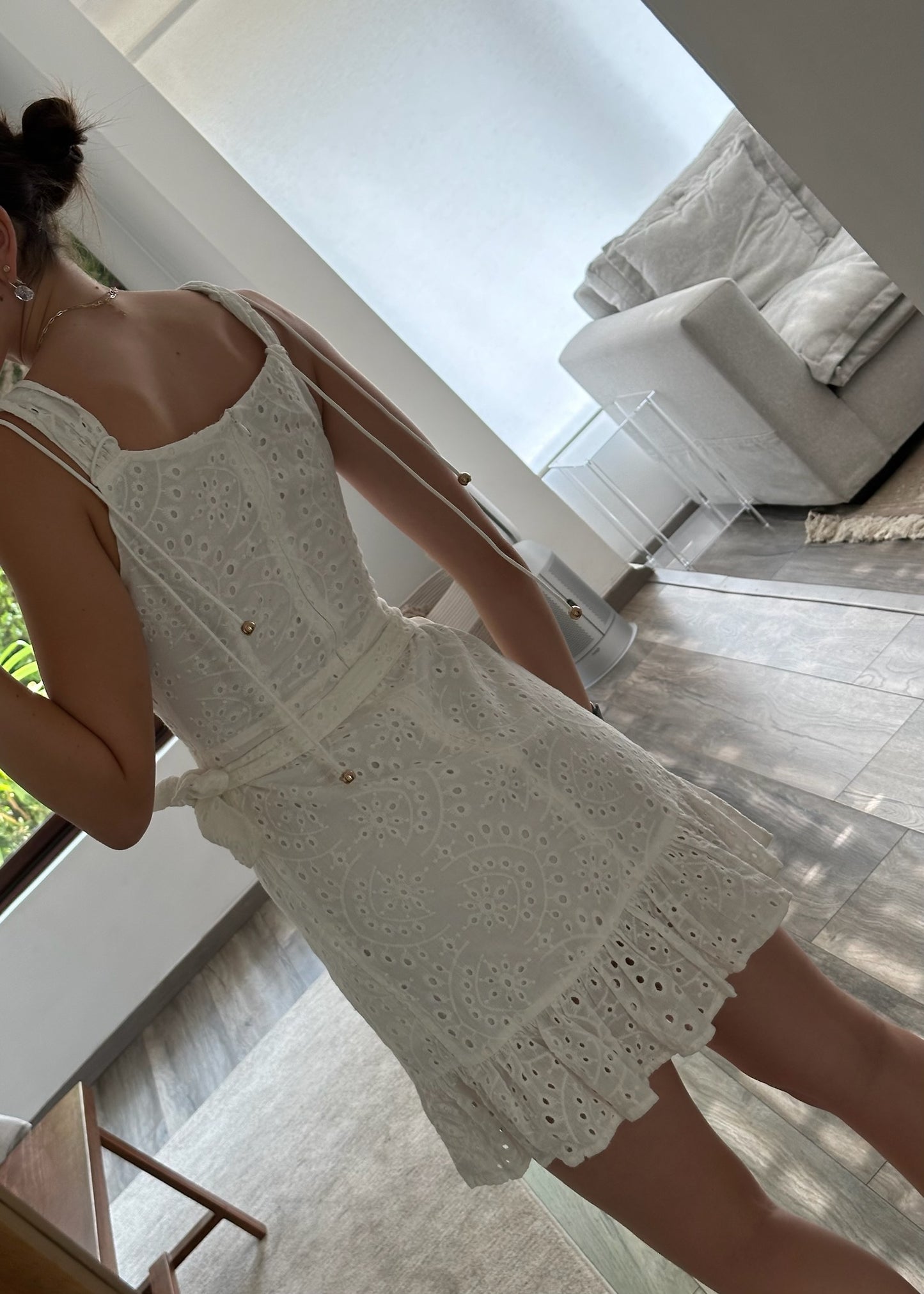 VESTIDO BLANCO CORTO CON DETAILS CUTE