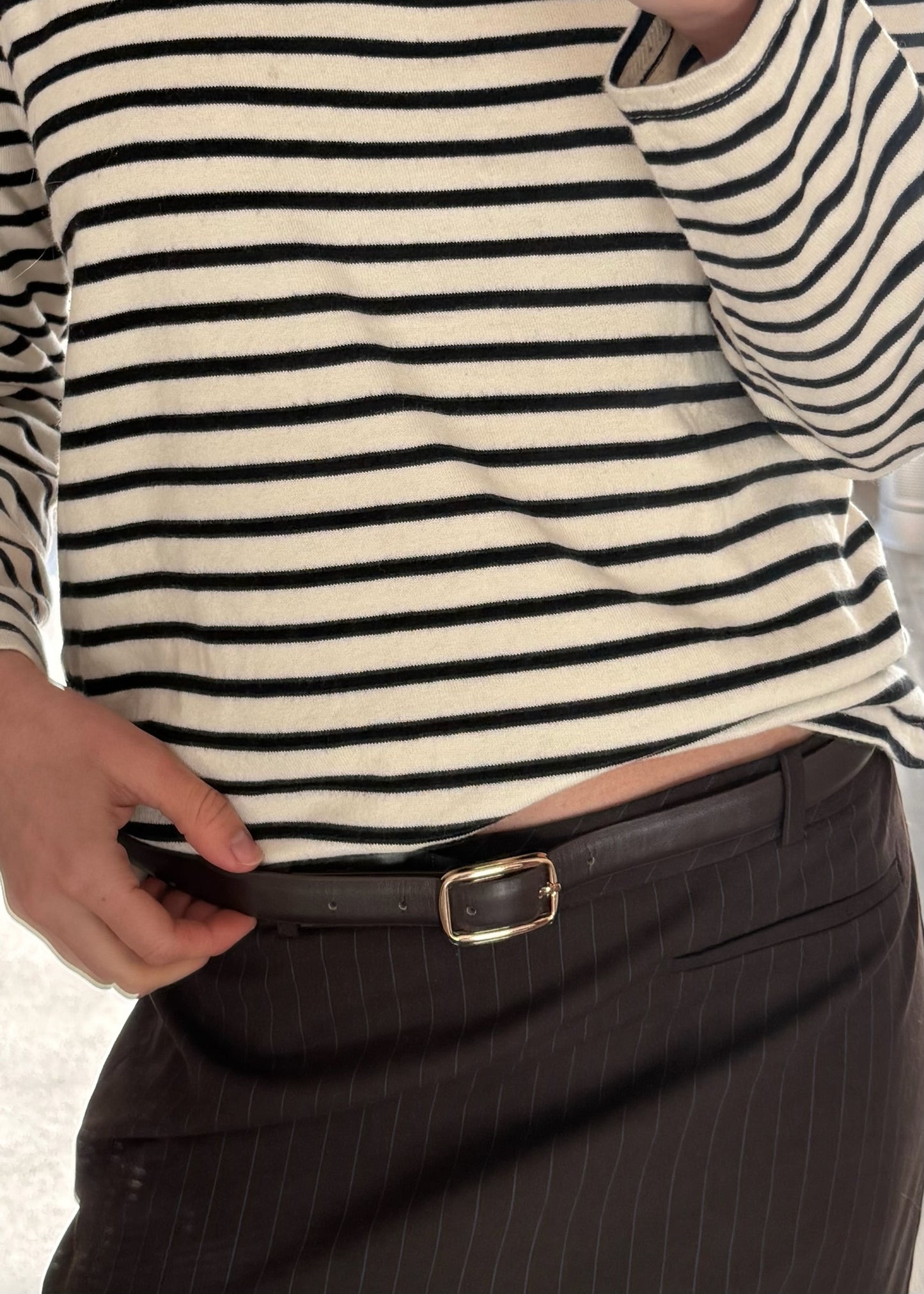 CINTURÓN CAFÉ CON HEBILLA DORADA