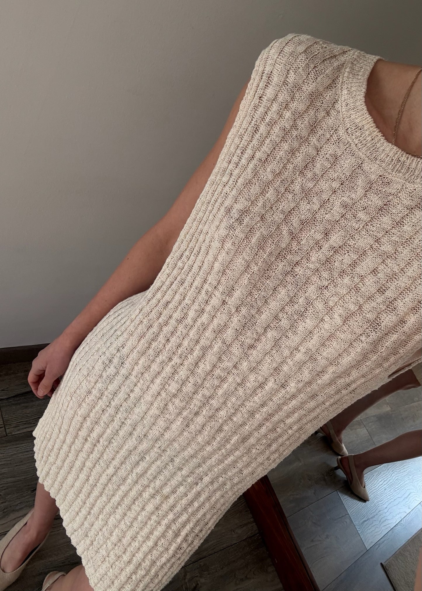 VESTIDO DE KNIT MINI BEIGE