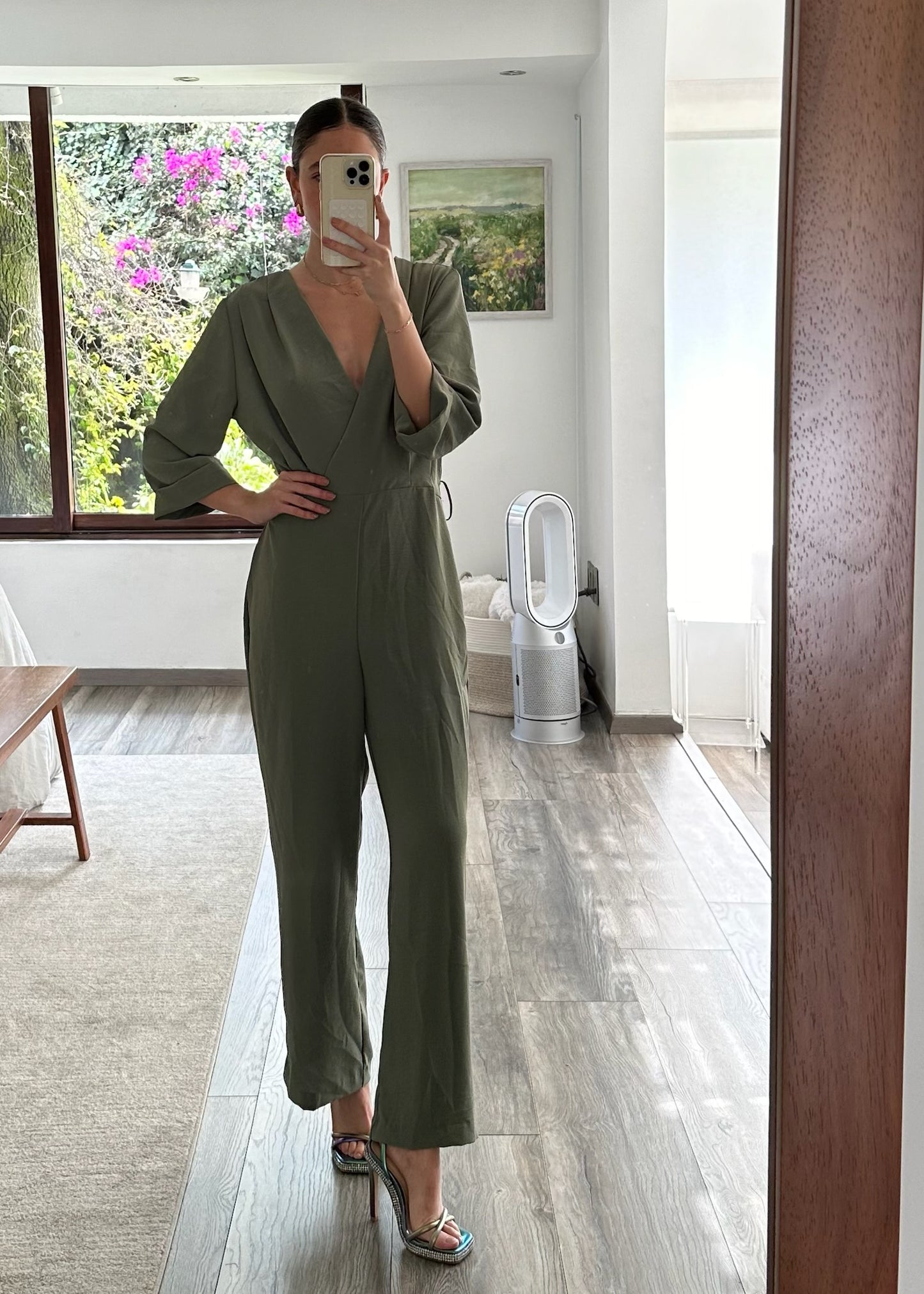 JUMPSUIT VERDE CON ESCOTE EN V