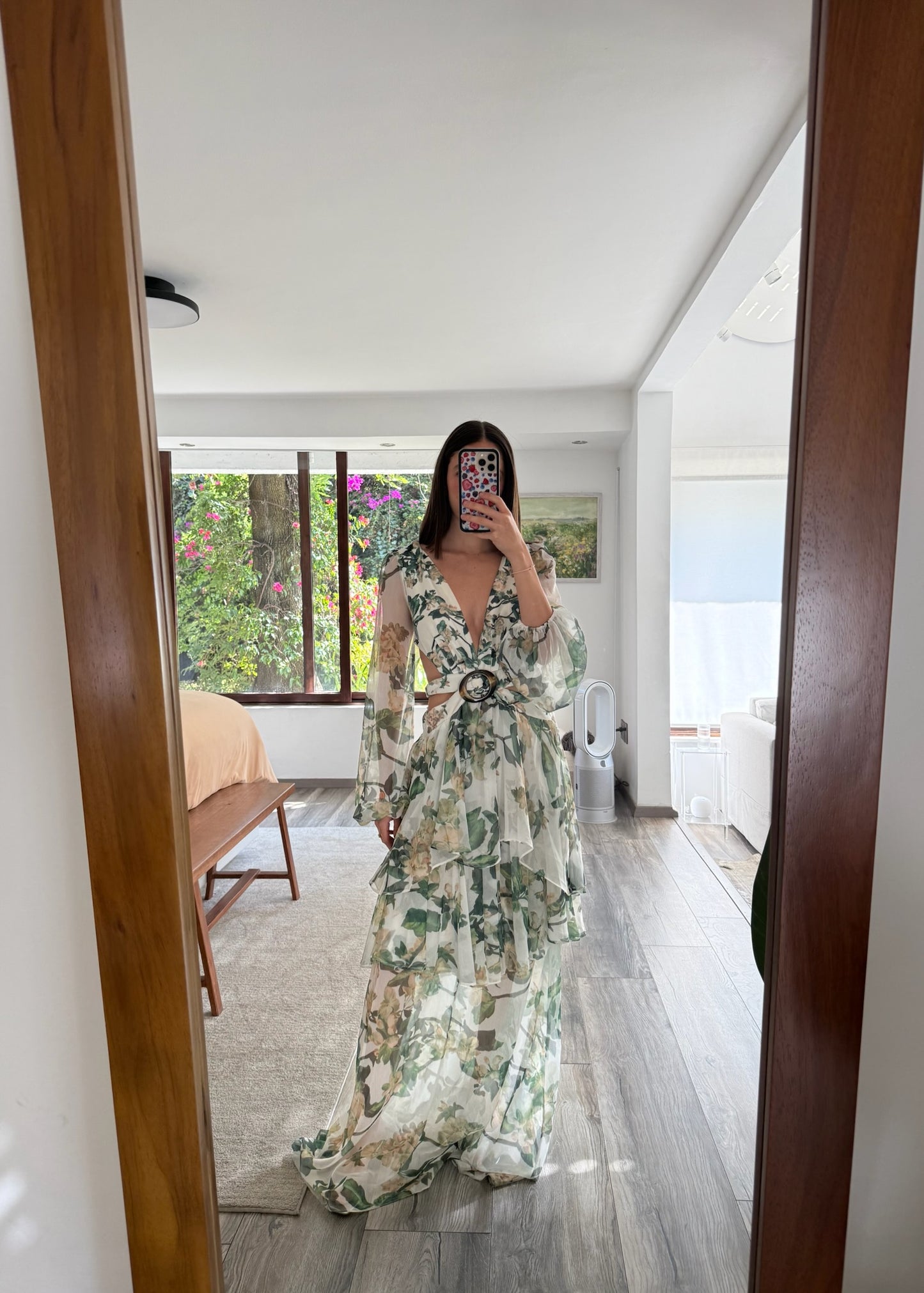 VESTIDO MAXI FLORAL CON CUT OUTS