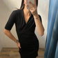 VESTIDO NEGRO CON ESCOTE EN V