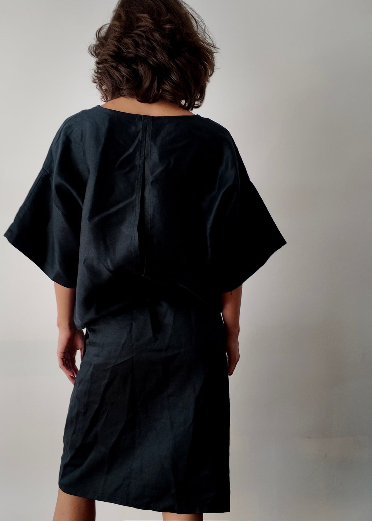 VESTIDO CON CUT OUT