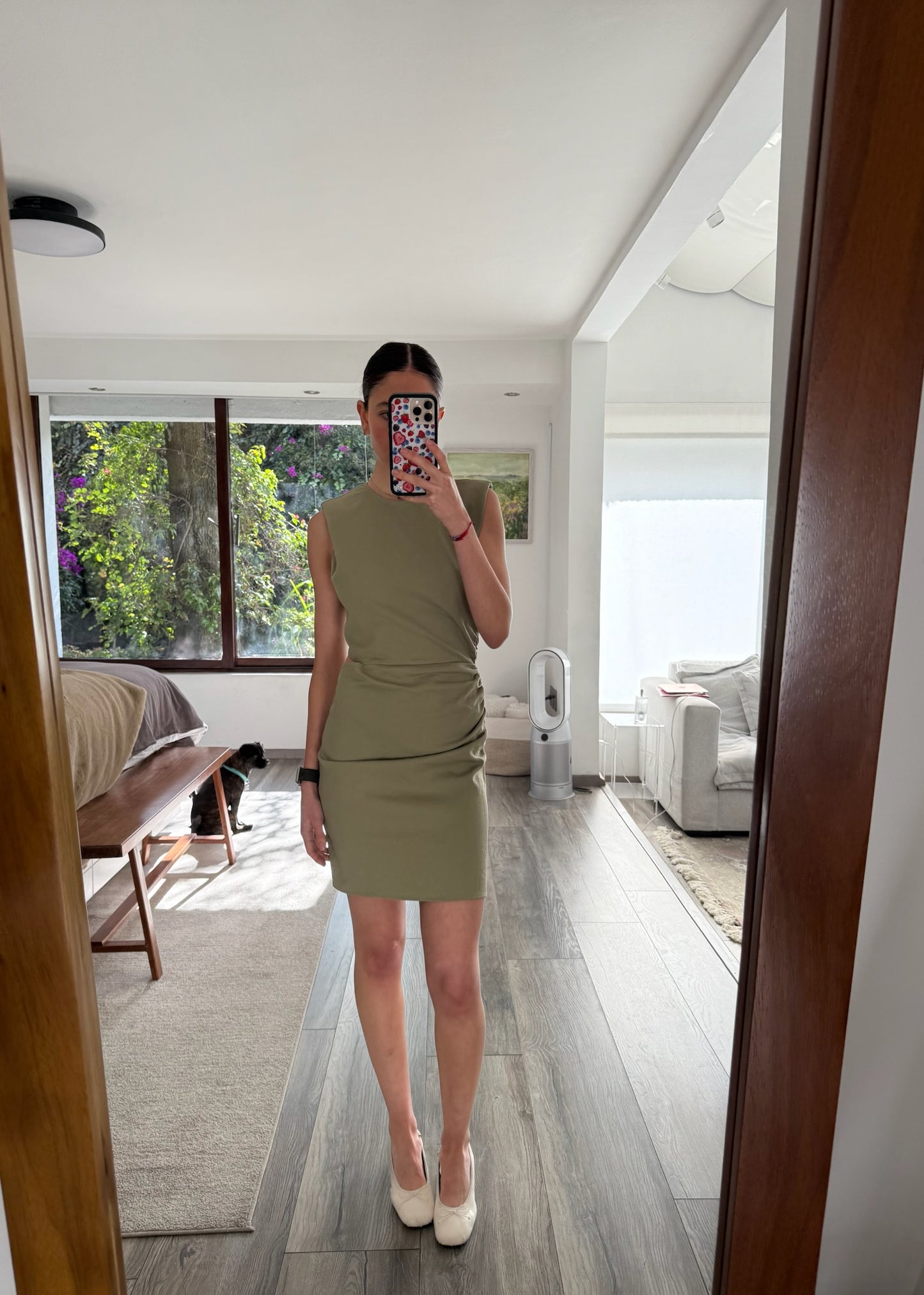 VESTIDO MINI VERDE CON CUT OUTS