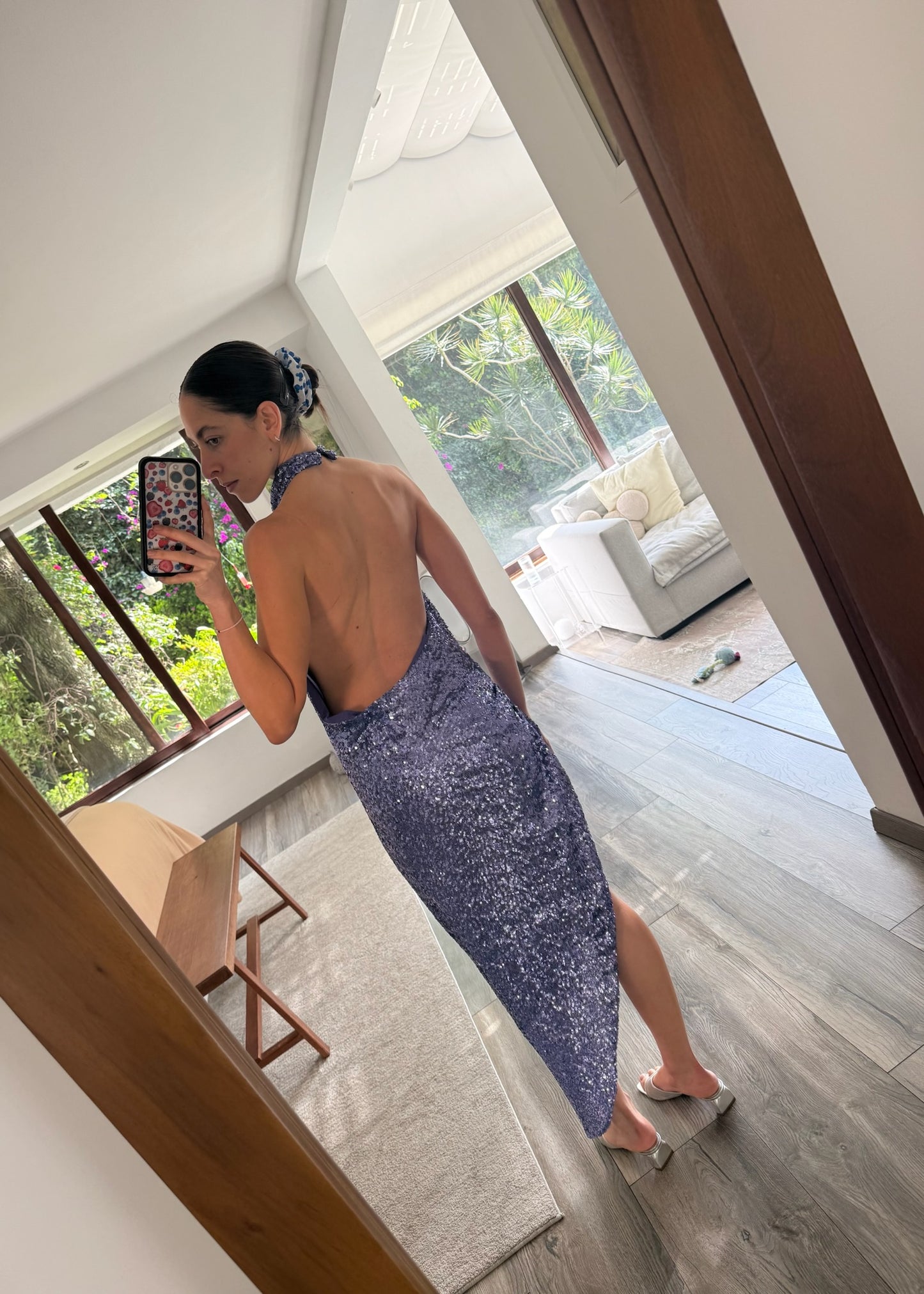 VESTIDO CUELLO HALTER LENTEJUELAS ASIMÉTRICO