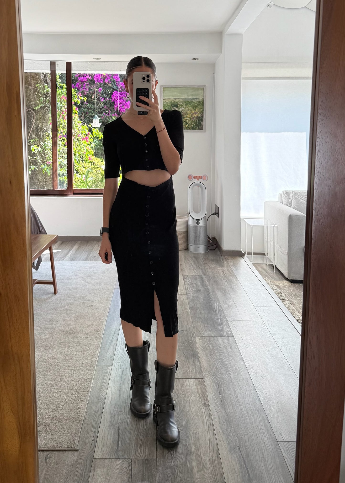 VESTIDO MIDI DE KNIT CON CUT OUTS
