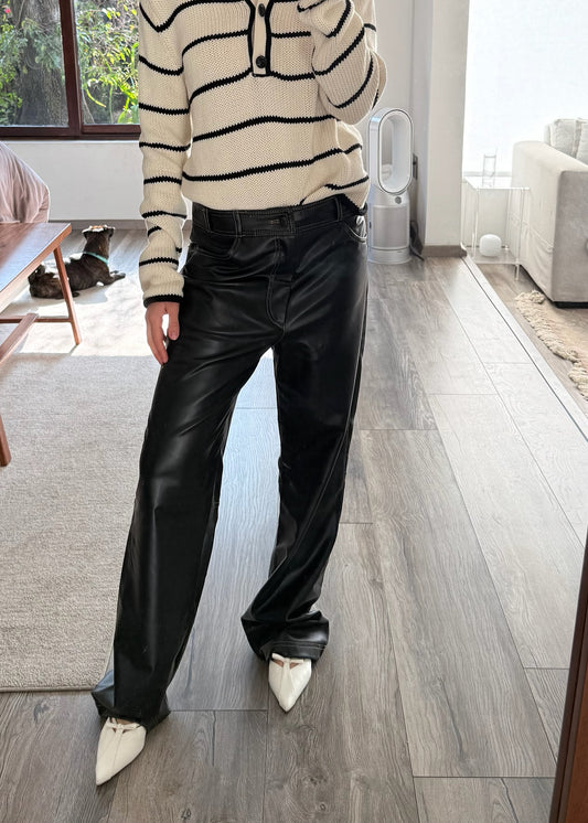 PANTALÓN DE FAUX LEATHER CON COSTURAS VISIBLES