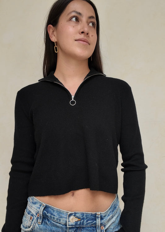 SUÉTER CON CUELLO Y CIERRE