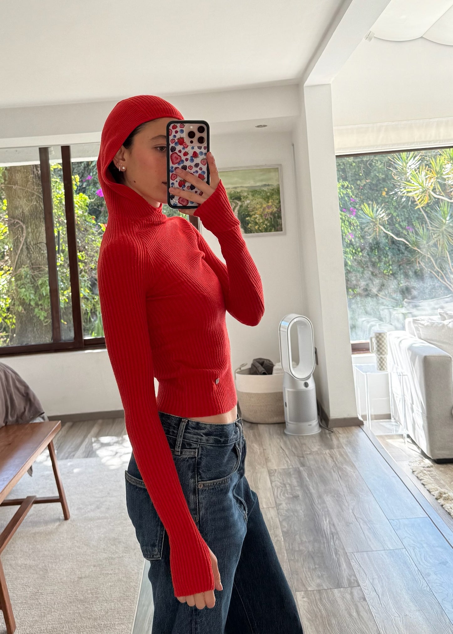 SUÉTER ROJO CON GORRO