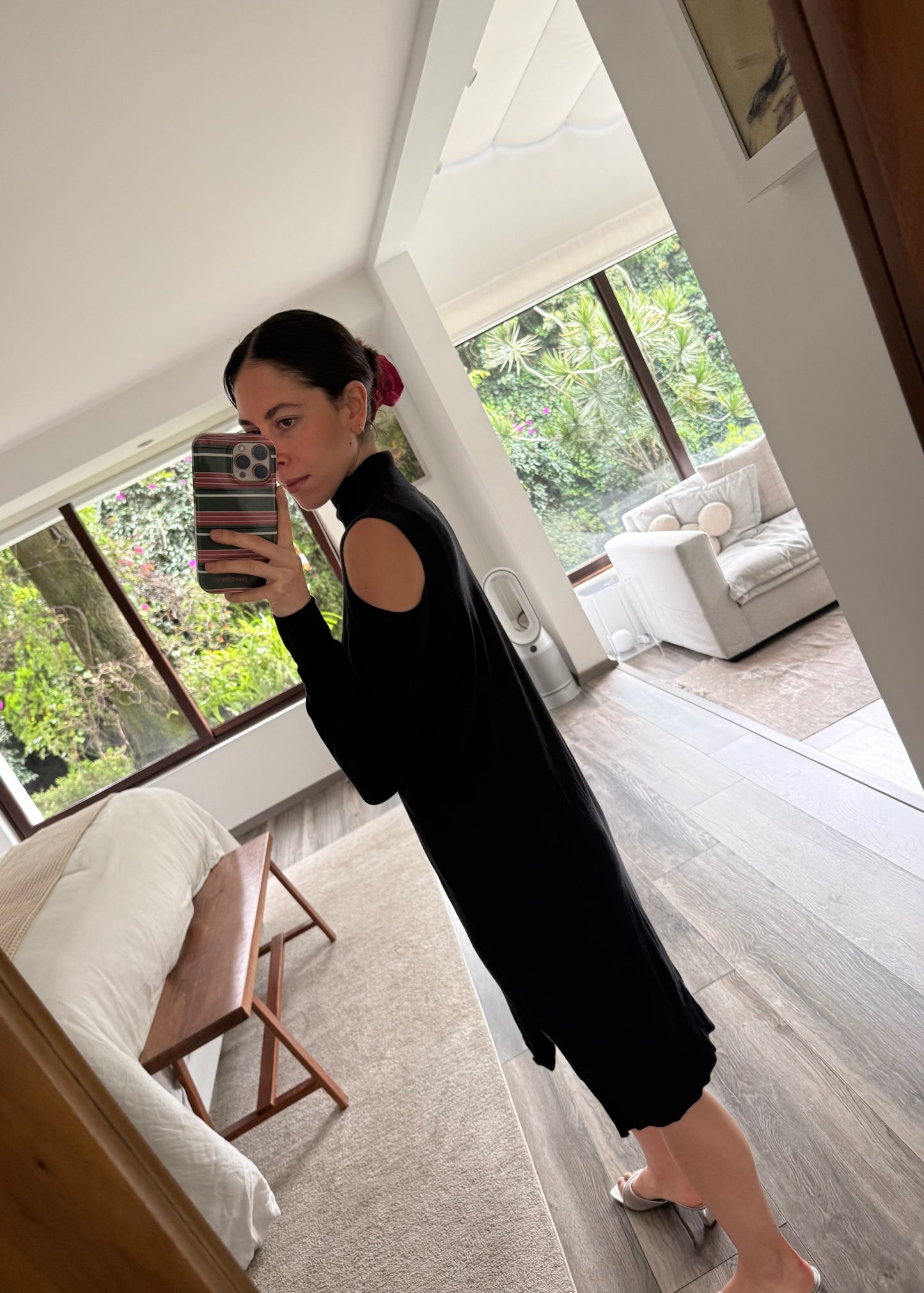 VESTIDO DE TIPO SUÉTER NEGRO