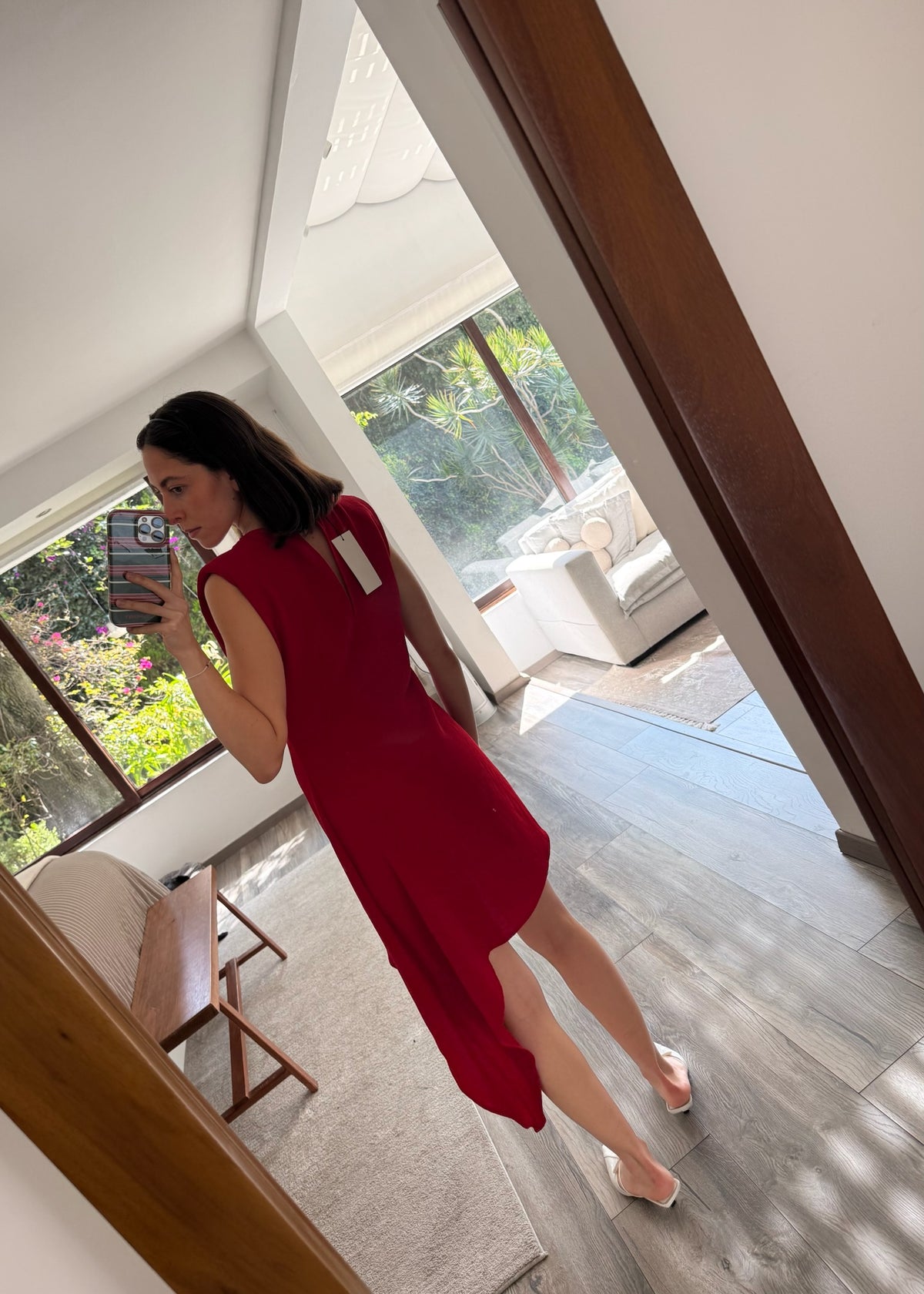 VESTIDO ROJO ASIMÉTRICO