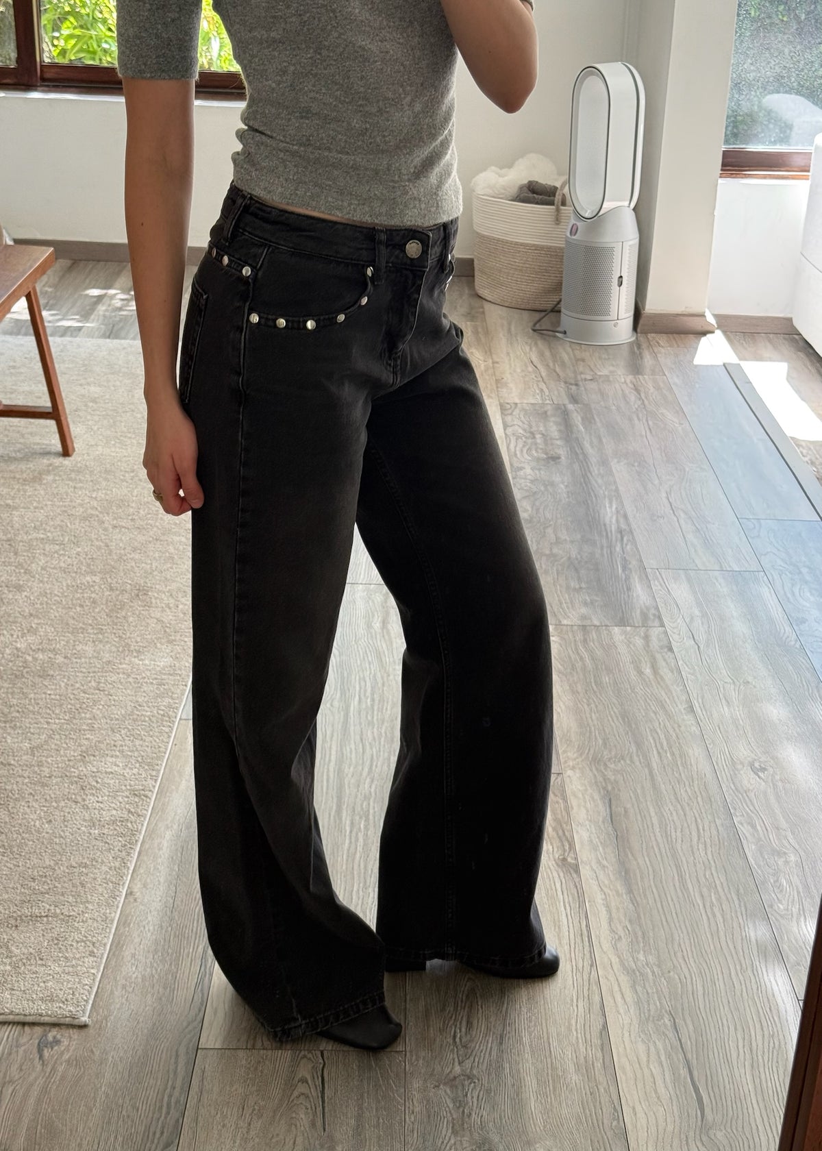 JEANS LOW RISE CON ESTOPEROLES