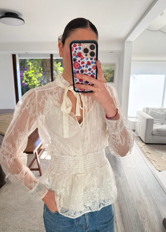 BLUSA SEE THROUGH DE ENCAJE BLANCO
