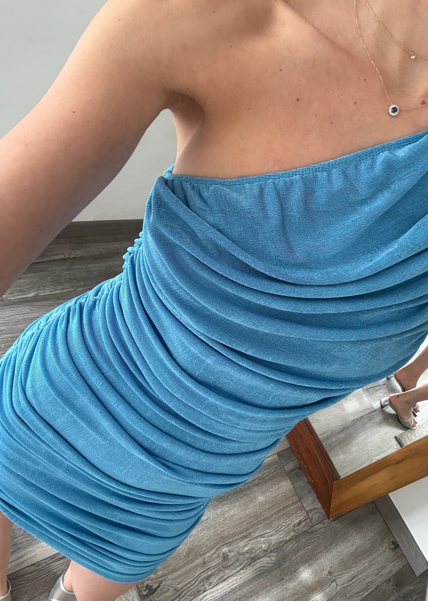 VESTIDO ONE SHOULDER FRUNCIDO