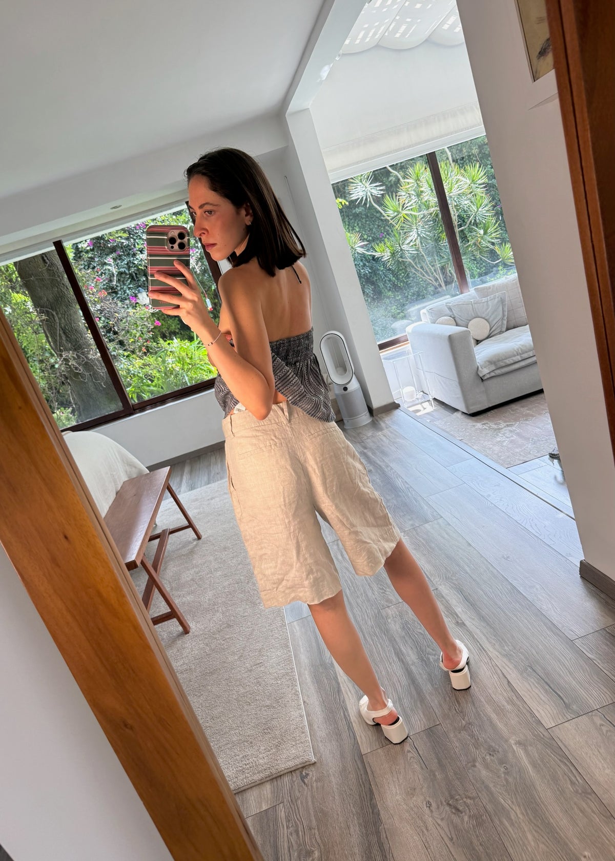 BERMUDAS DE LINO BEIGE