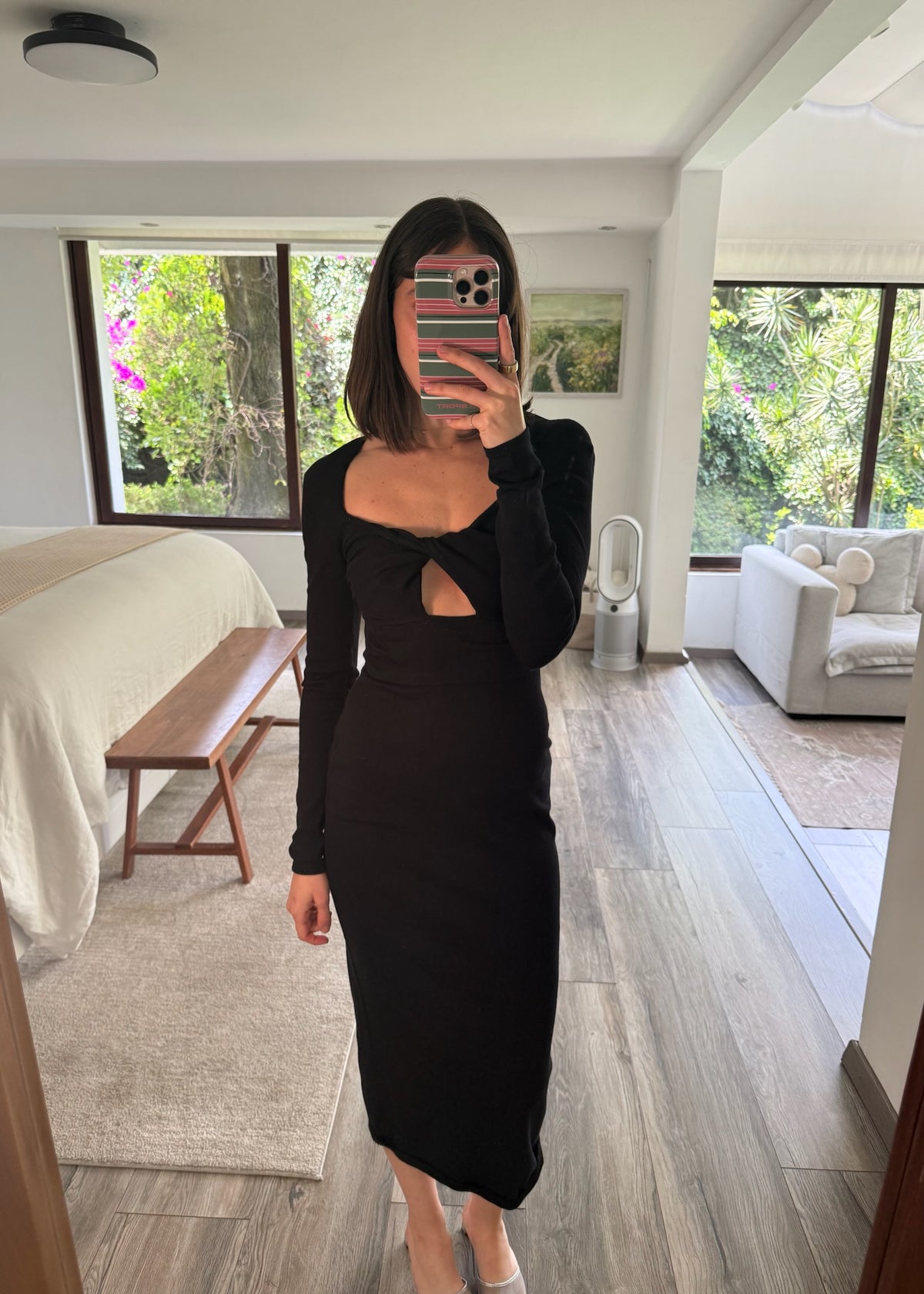 VESTIDO DE KNIT MANGA LARGA CON CUT OUT