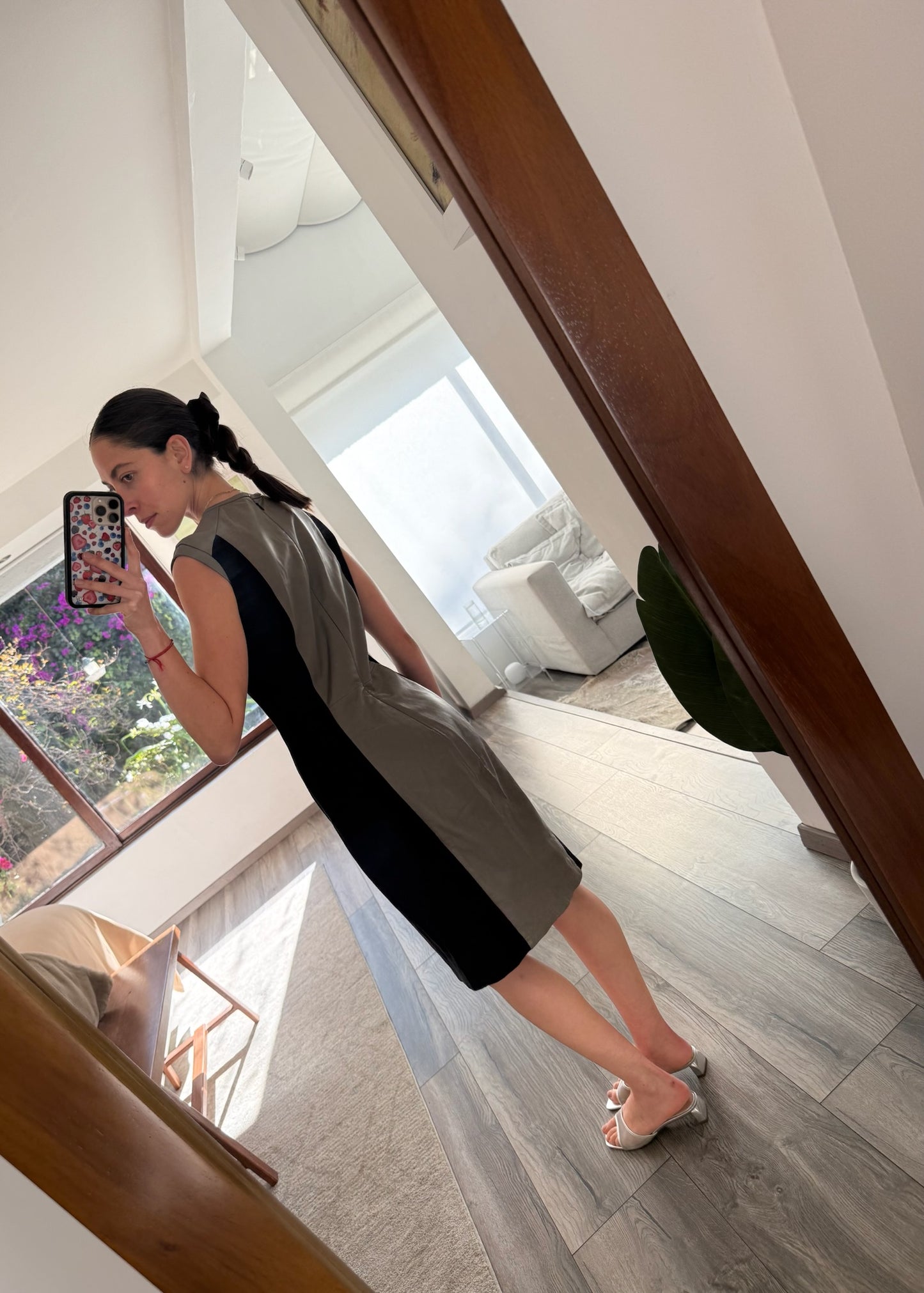 VESTIDO MIDI DE PIEL GRIS