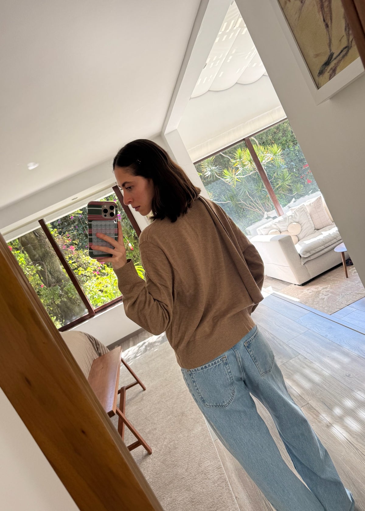 CARDIGAN CAFÉ CON BUFANDA