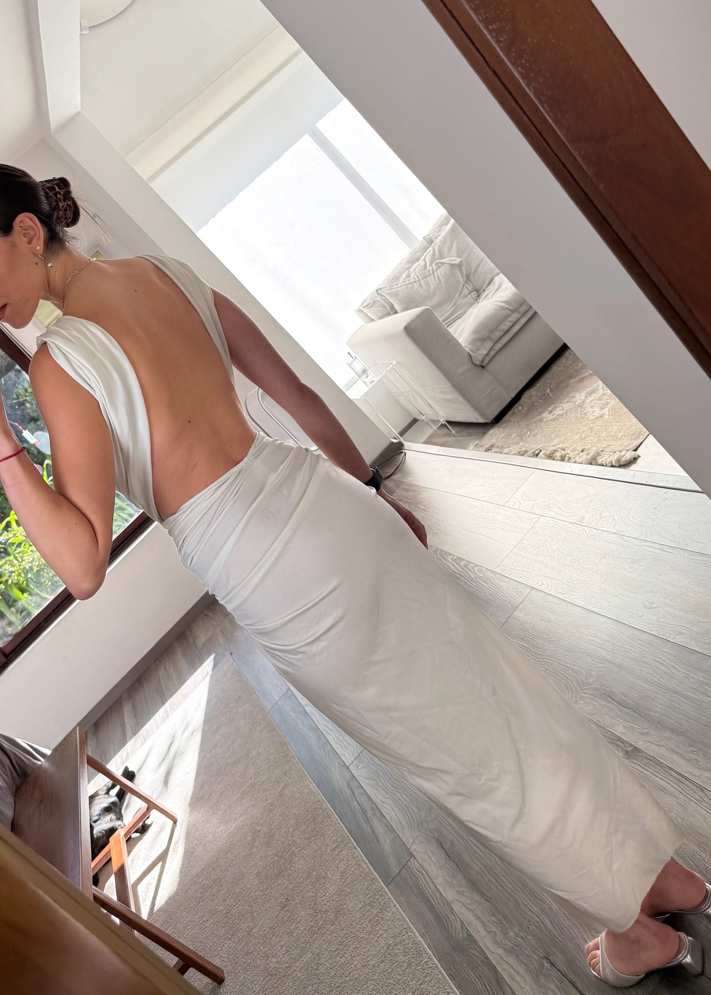 VESTIDO MIDI CON ESCOTE SUPER LIGHT BLUE