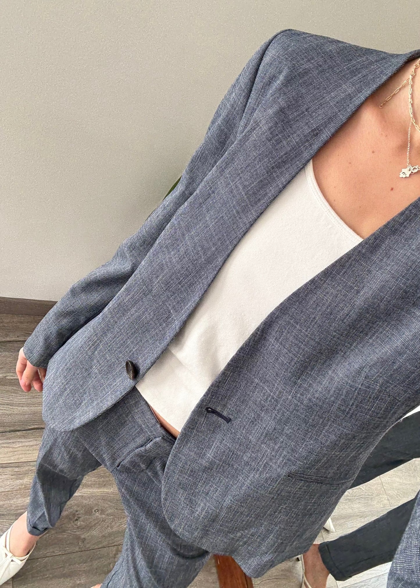 TRAJE AZUL CON ESTAMPADO