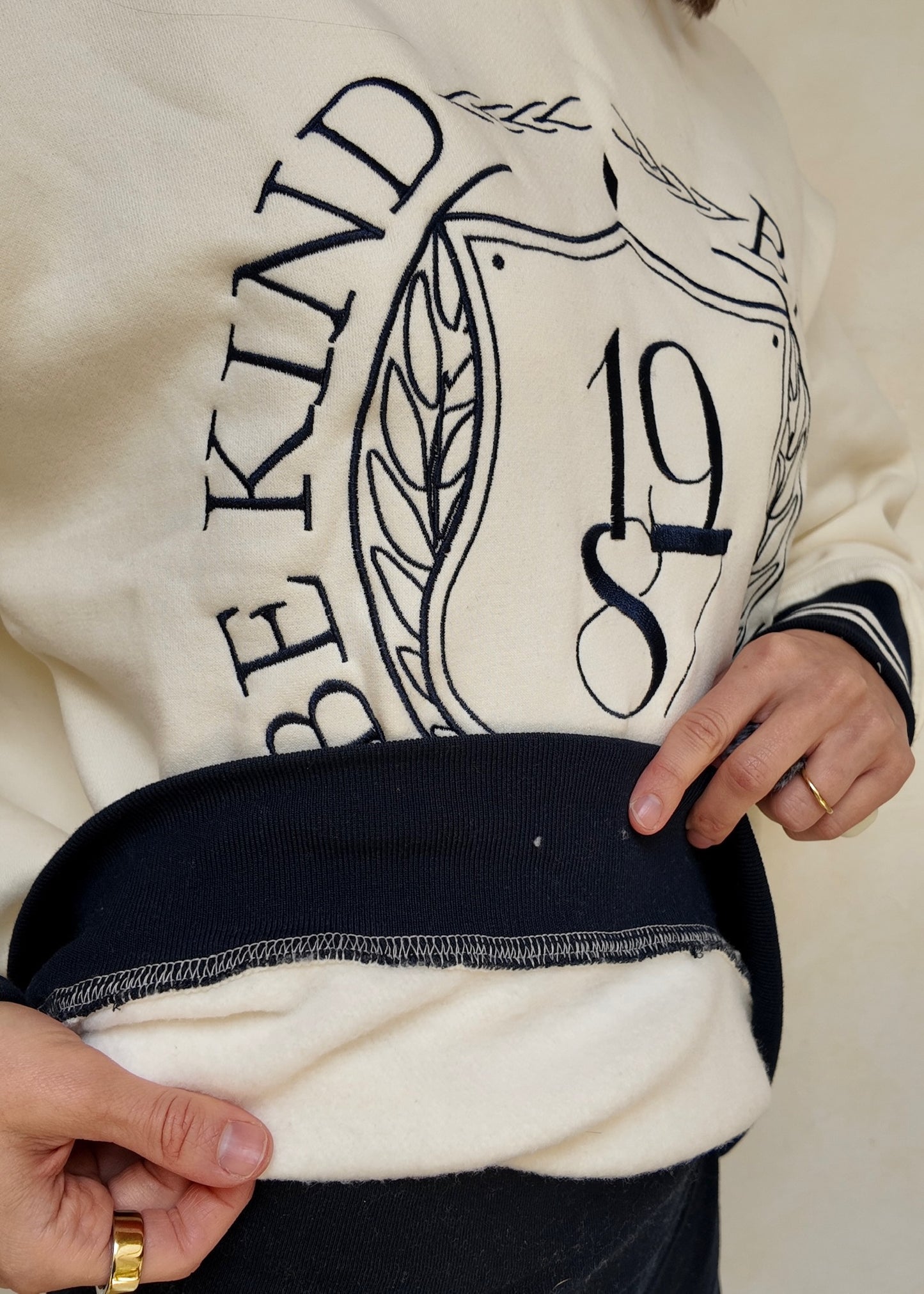 SUDADERA BE KIND