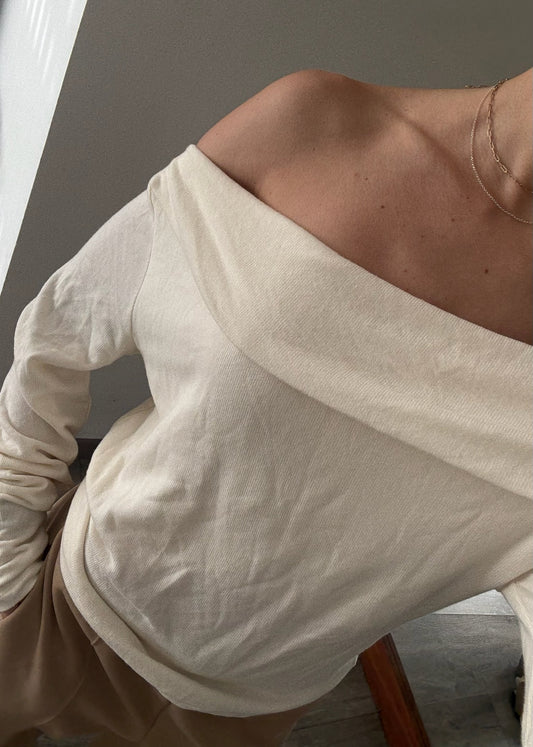 SUETER OFF THE SHOULDER CREMA