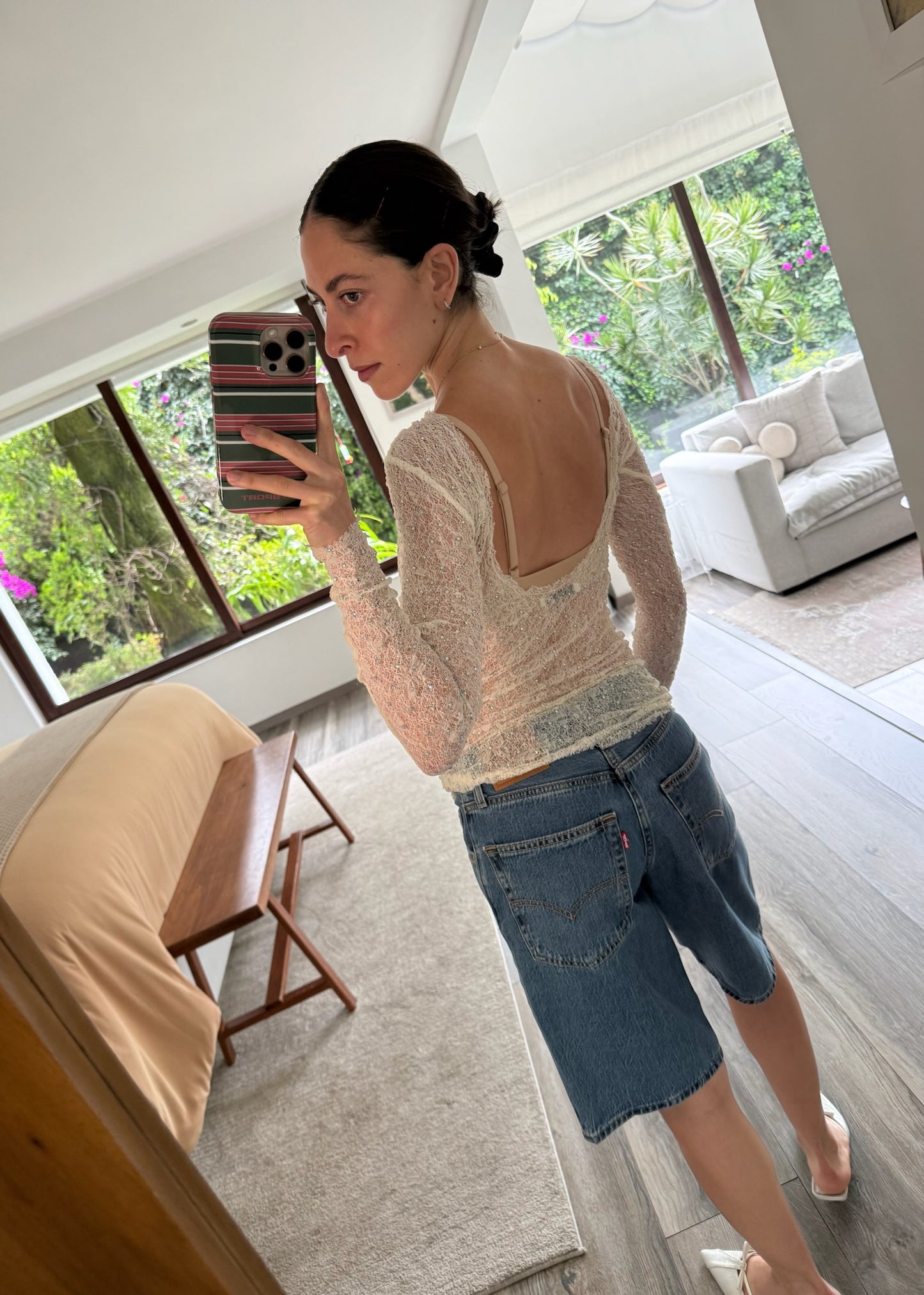 BLUSA CON DIAMANTITOS