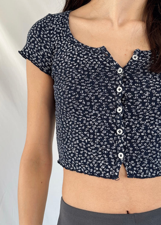 LITTLE FLOWERS BUTTON UP TOP