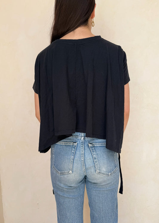 NOT YOUR BASIC TEE NEGRA