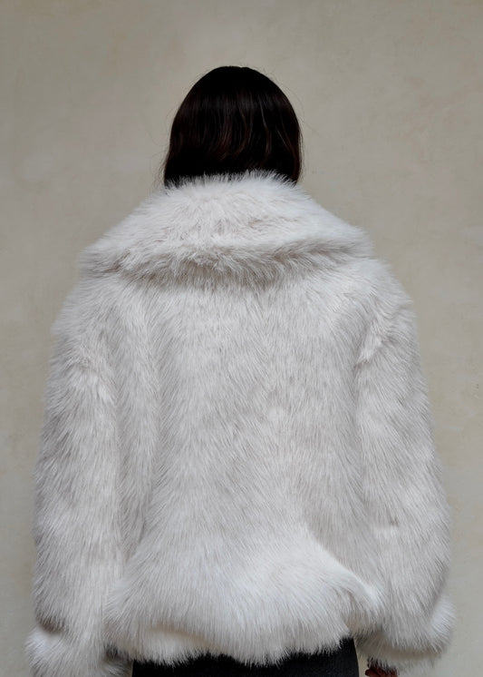 CHAMARRA PELUCHE CREMA