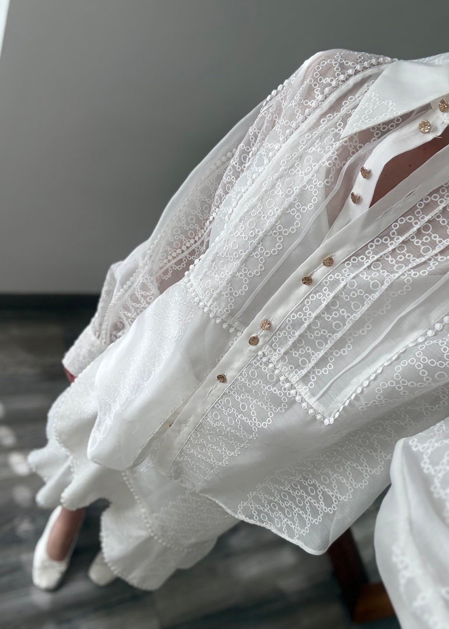 SET CAMISA Y FALDA CON BORDADO