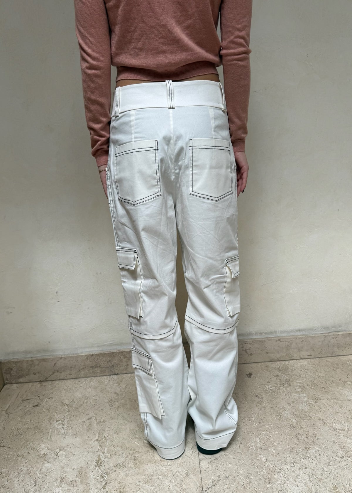 CARGO BLANCOS CON CUT OUTS