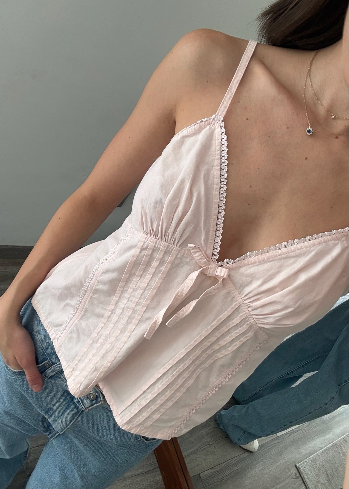 TOP GIRLY ROSA CON MOÑO