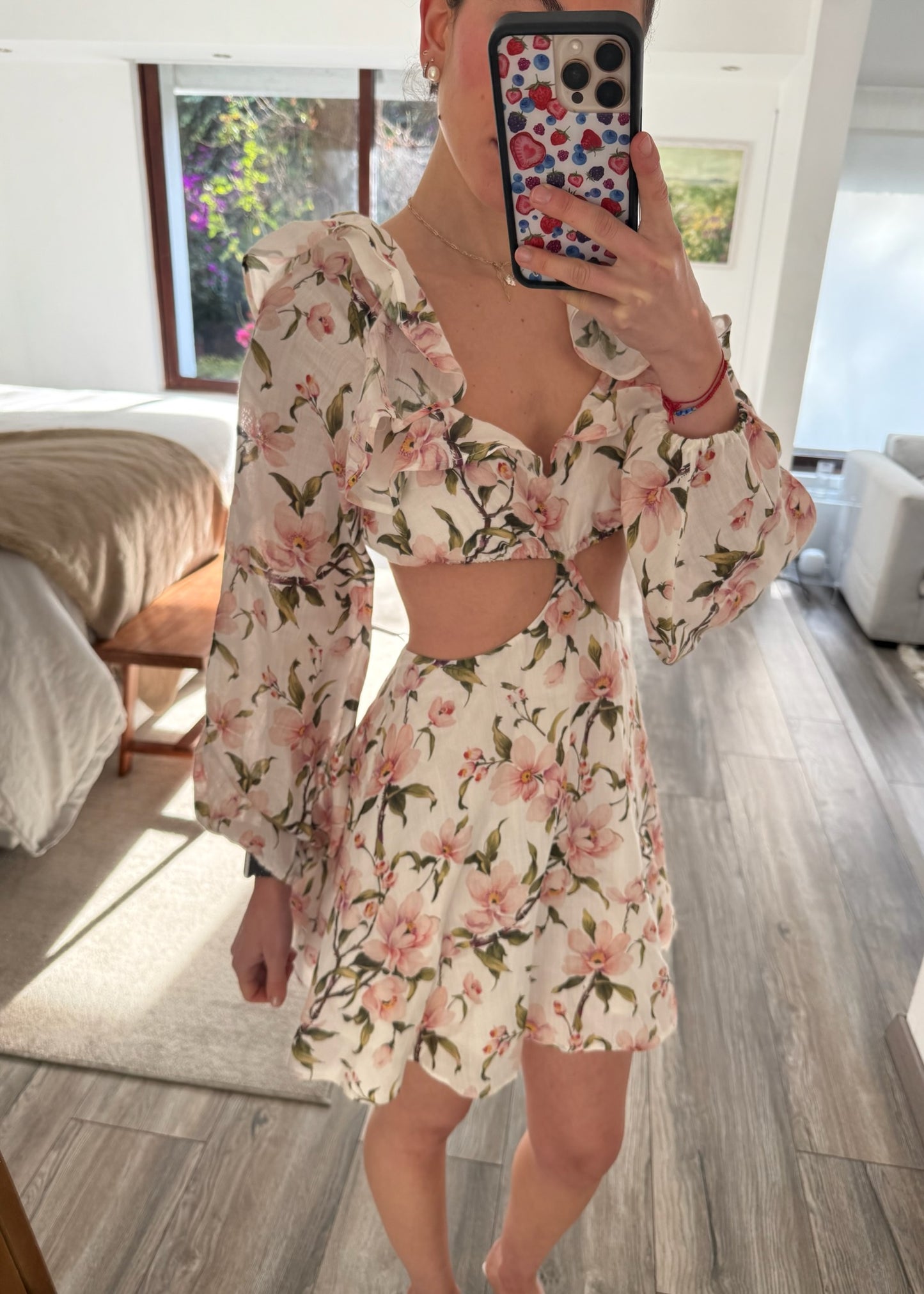 VESTIDO FLOREADO CON CUT OUTS