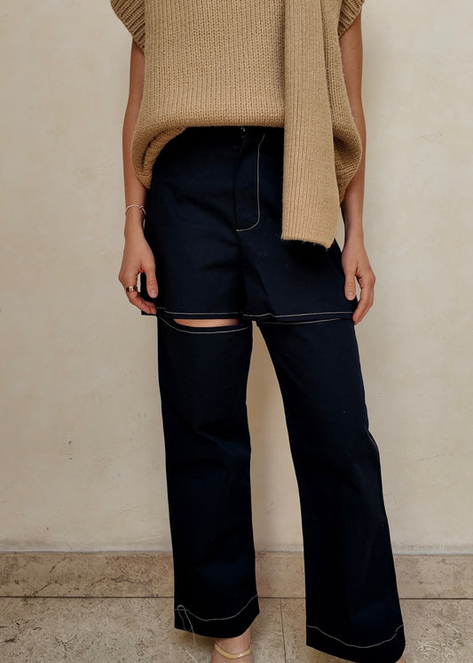 PANTALÓN NAVY BLUE CON CORTES