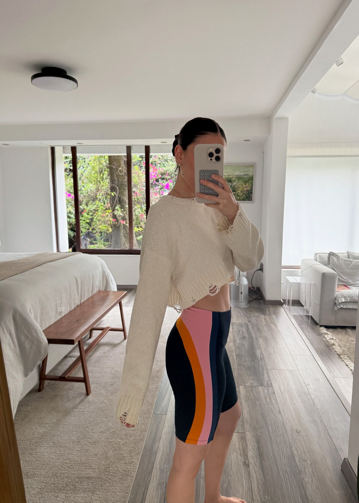 SUETER CROPPED CON ROTOS