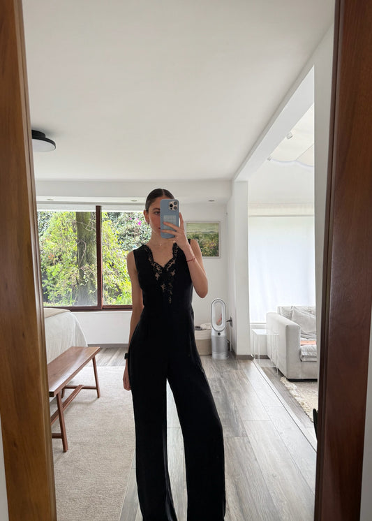 JUMPSUIT NEGRO CON ENCAJE