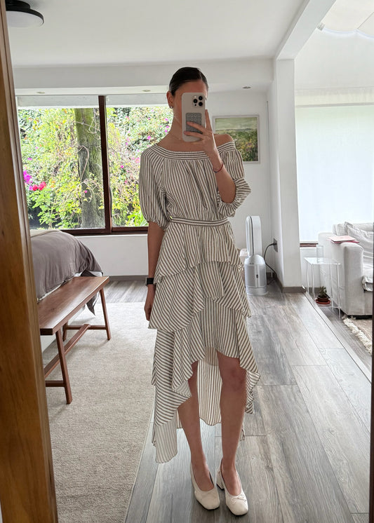 VESTIDO OFF THE SHOULDER CON OLANES