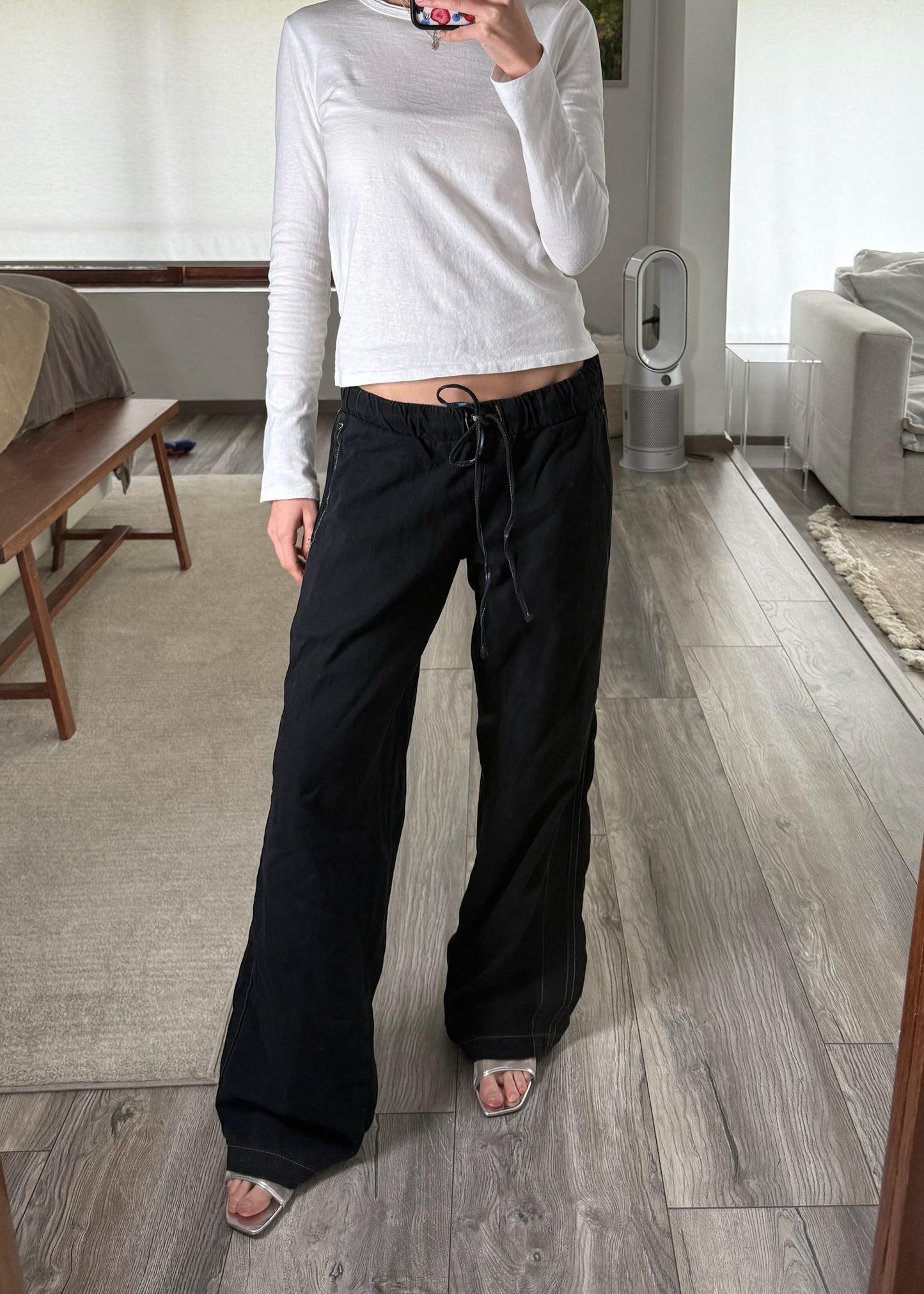 PANTALÓN VINTAGE CON COSTURAS VISIBLES