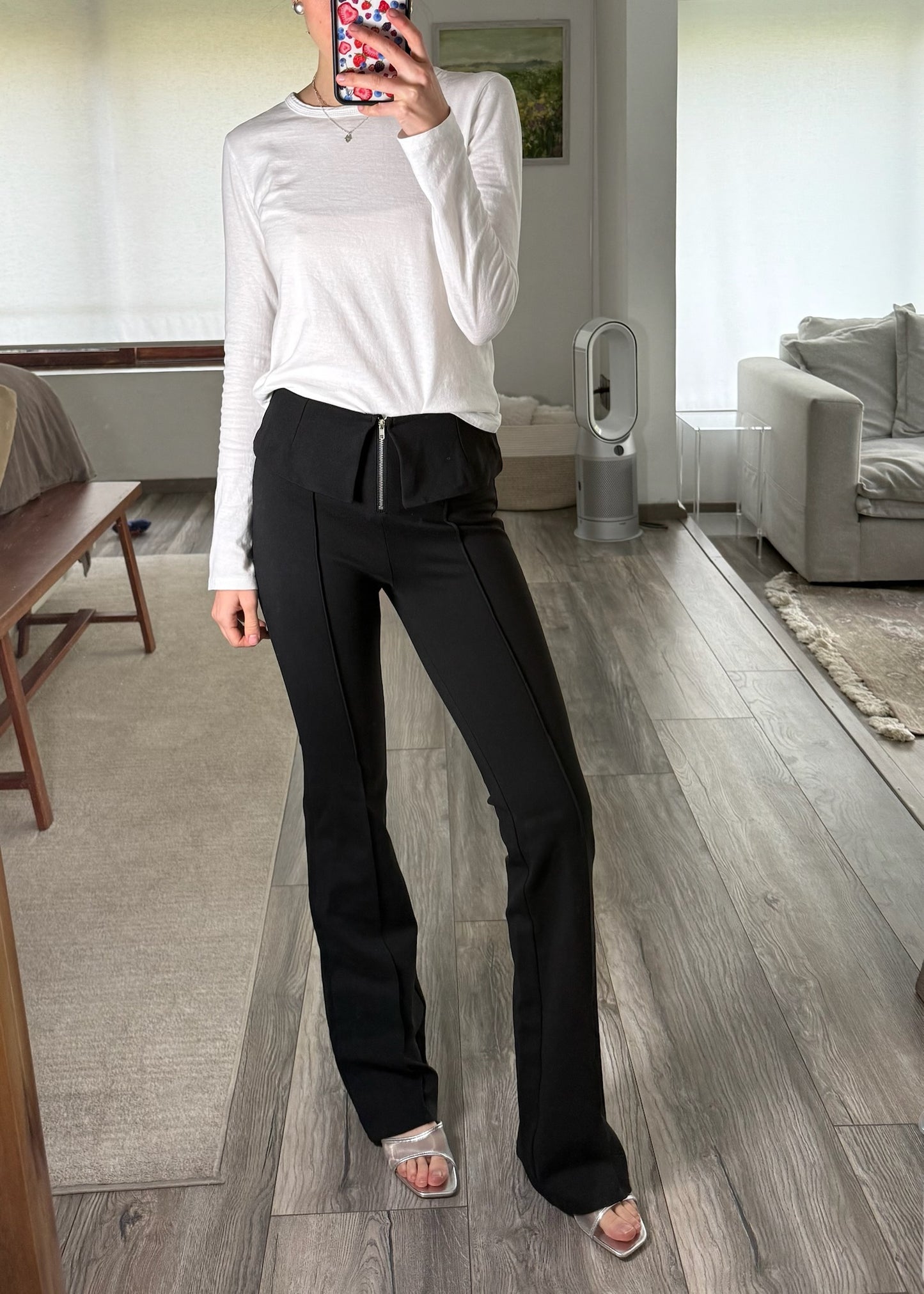 PANTALÓN DE TIPO LEGGING CON CIERRE