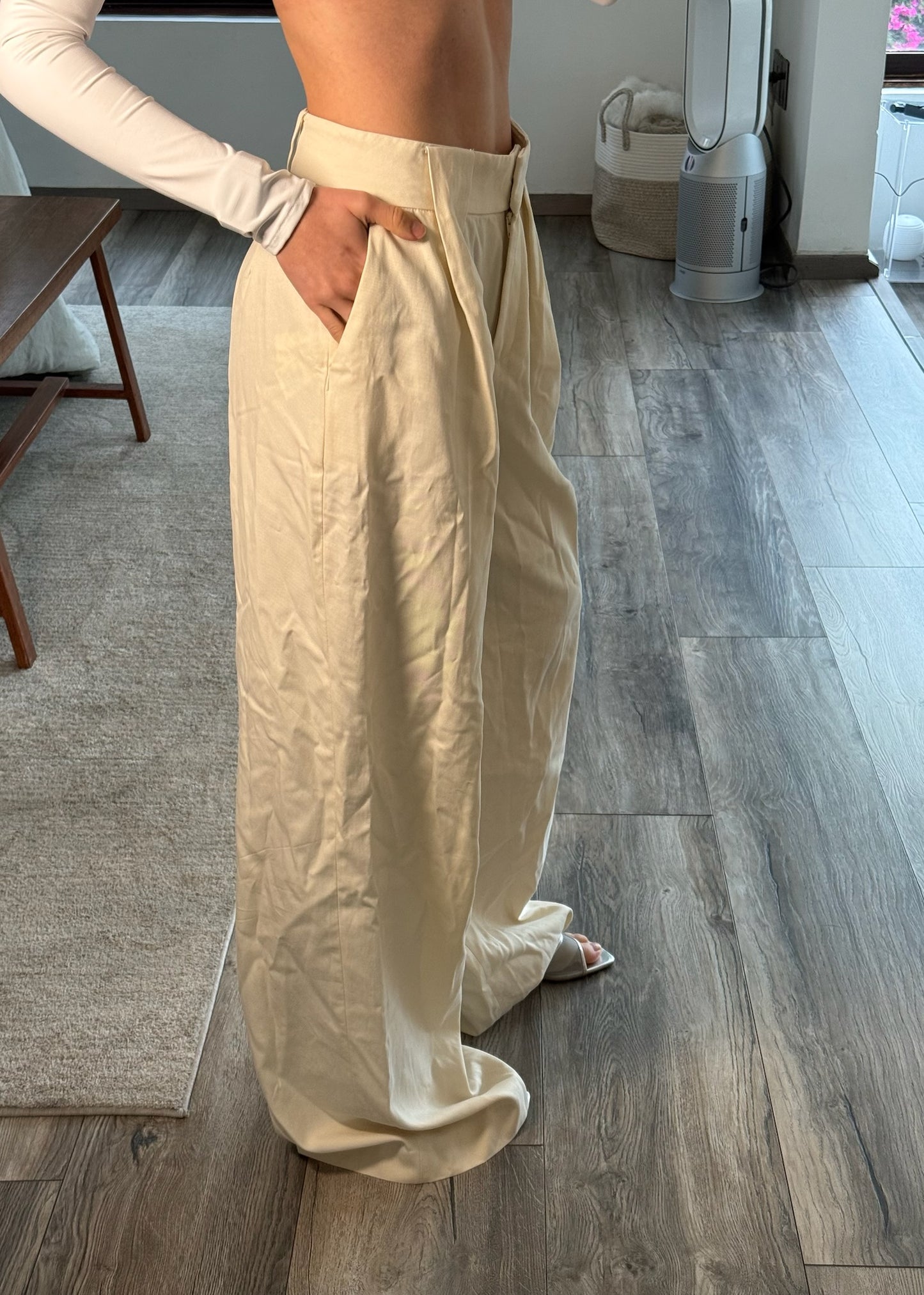 PANTALÓN BÁSICO CREMA