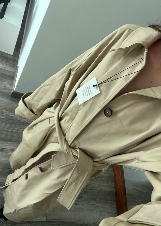 BEIGE TRENCH COAT